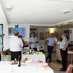 Ibis Budget Niort - 2* Ла-Креш
