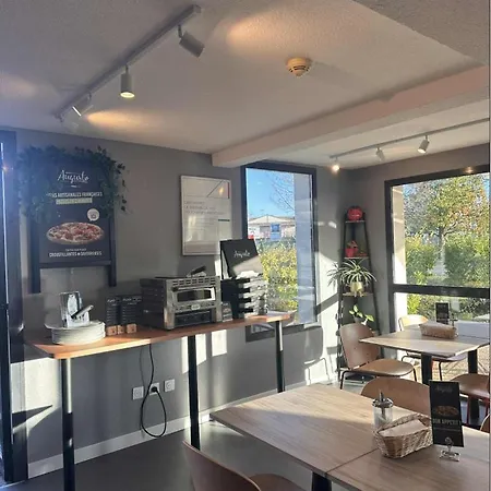 Hotel Ibis Budget Niort - 2*