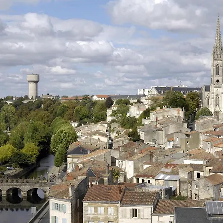 Ibis Budget Niort - 2* La Creche