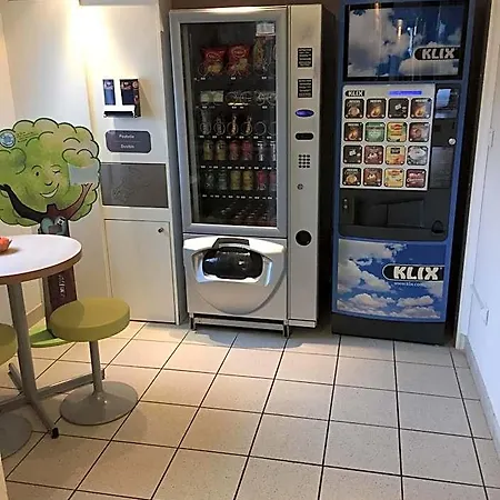 Ibis Budget Niort - La Crèche Hotel