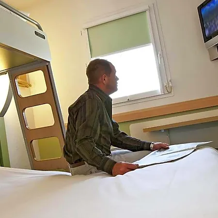 Ibis Budget Niort - La Crèche Hotel