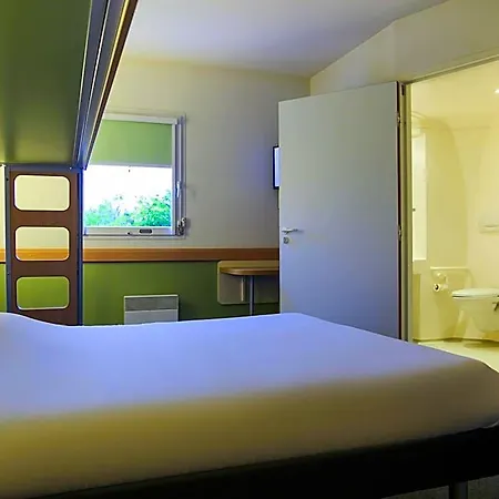 Ibis Budget Niort - La Crèche Hotel