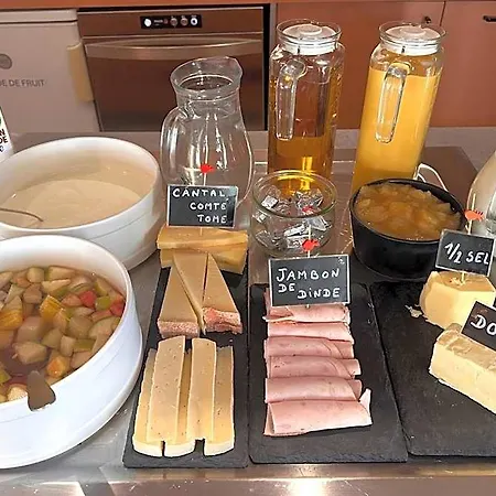 Ibis Budget Niort - La Crèche 2*