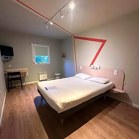 Ibis Budget Niort - La Crèche 2* La Creche