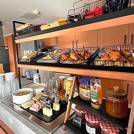 Hotel Ibis Budget Niort - La Crèche 2*