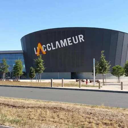Ibis Budget Niort - La Crèche Hotel 2*