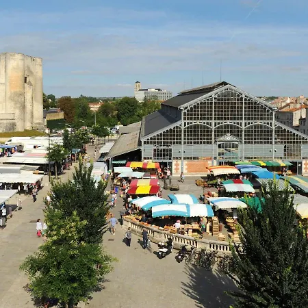 Ibis Budget Niort - La Crèche Hotel