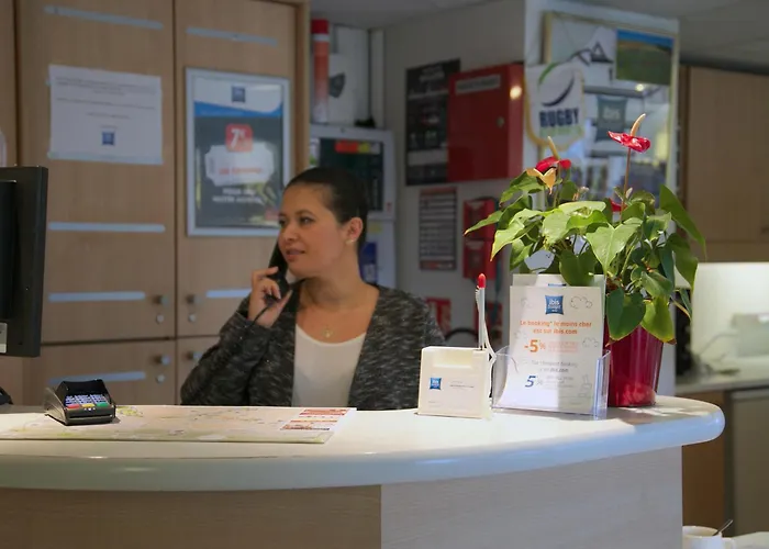 Ibis Budget Niort - La Crèche Hotel