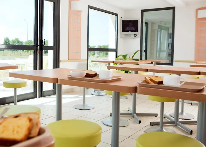 Hotel Ibis Budget Niort - La Crèche