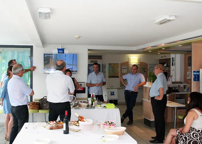 Ibis Budget Niort - 2* La Creche